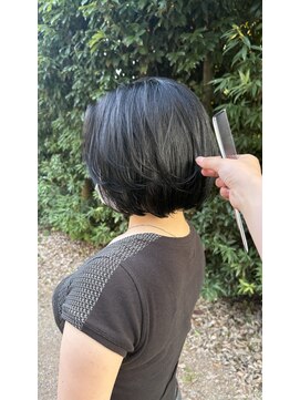 ヘアーコンセプト アイアイオ(HAIR CONCEPT iio) フレンチボブ／パープルブラック