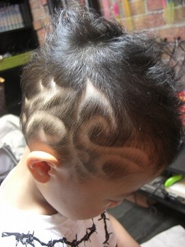 トリックストア(TRICK STORE) バリカンアート!右サイドに彫ったデザインを載せてみました♪