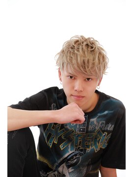 ヘアスペース リズム グリーン(Hair space Rizm green) ハイトーンショート