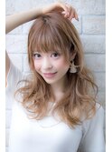 黒髪エアリーミディホワイトアッシュインナーカラーハイライト