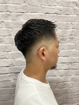 グレイスフル バーバープラチナム 六本木店(Graceful Barber platinum) スキンフェード/メンズカット/ショート/刈り上げ/アップバング