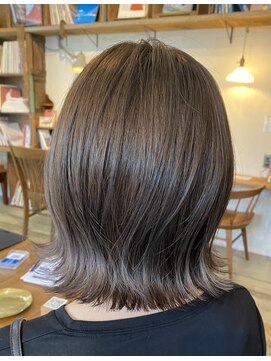 ヘアーアイストゥーレ(HAIR ICI TRE) ボブ　グレージュ　ブリーチなし　透明感カラー　担当阿知波