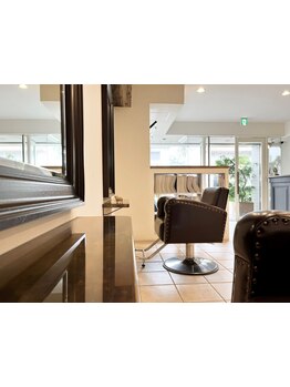 ゆったりとした空間と丁寧なカウンセリングで、安心してお任せしながら髪と向き合う