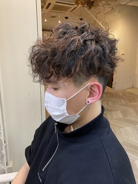 エル(EL by green) 《tomi》前下がりショート×波巻きスパイラル