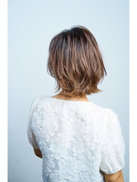 ユニックス 赤羽店(UNIX) 【ハイトーン白髪ぼかし】外ハネミデイアム[ハイトーンカラー]