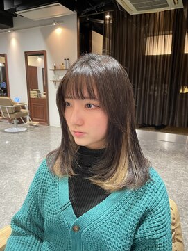 グラフィーサッポロ(Graphy sapporo) レイヤーカット インナーカラー 10代 20代 ミディアムロング