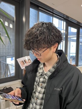 アウラ(AURA) 波巻きスパイラルパーマツイストスパイラルプードルパーマ