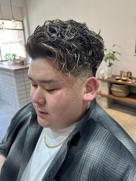 シュリー(SRee) スパイラルパーマホワイトハイライトスペインカール