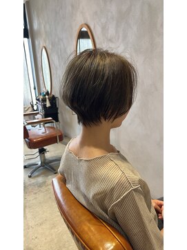 クルニエ(crenier) オリーブベージュ/丸みショート