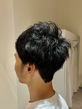 シキ(shiqui) ショートレイヤーカット/ツーブロックカット