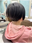 前下がりの刈り上げボブ