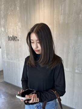 トテ(tote.) 徐々に明るくしていくベージュカラー