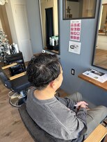レアレア ヘアアンドライフ(LeaLea)&nbsp;MEN’S HAIR/サーフカール/刈り上げセンターパート/伊丹