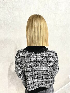 フランチェスカドットボブ(francesca.bob) 外ハネボブ×抜きっぱなしブロンド【渡辺俊弥】梅田