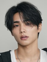 フィフス(fifth)&nbsp;原宿ゆるめルーズパーマメンズカットセンターパート刈り上げなし