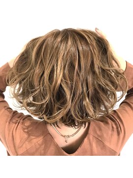 レム(LEM) 波ウェーブ×エアリーカット