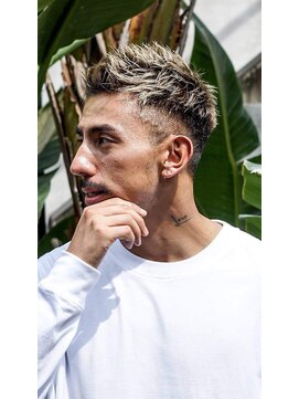 トルネード(TORNADO) 外国人風ハイトーン×フェード×ベリーショート