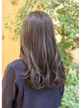 オルガ(orga) ニュアンスカールのロングスタイル