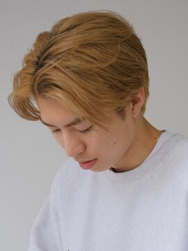 シルフィ(sylph) センターパート　サイドパート  ブリーチ　ハイトーン　５