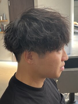 フイ 代々木(Hui) メンズ/アップバング/ツーブロックマッシュ/束感ショート波巻き