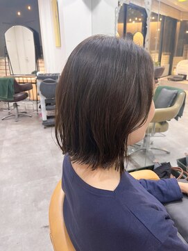 ジラ ヘアアンドメイク(girra HAIR&MAKE) 切りっぱなしボブ