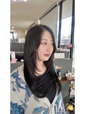 韓国風レイヤー暗髪髪上品顔まわりレイヤー