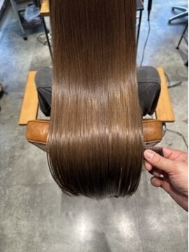 エマ 日吉(emma) 艶髪スモーキートパーズ