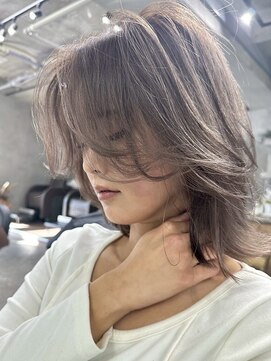 ハーシーバイアポロ 相模大野(HERSHE by apollo) xバレイヤージュ/ホワイトグレージュ/レイヤーカット