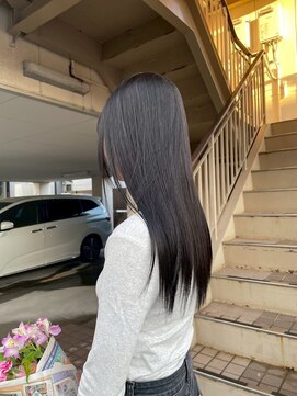 ミア(mia) 大人シアーベージュミニウルフボブミディアムレイヤー