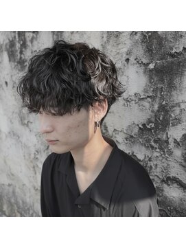 ウィスカーズ(Whiskers) スパイラルパーマ