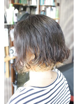 オーバーキャプテンネイキッド(OVER CAPTAIN NAKED) クールWAVE×インナーカラーショート