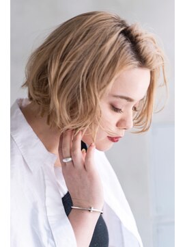 アメリ 新宿(Ameri) Ameri 大人っぽブロンドボブ【新宿】