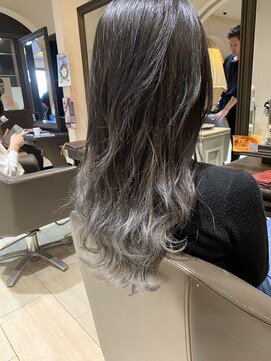 ユナイテッドビューティーウェストコースト(UNITED BEAUTY WEST COAST) スタイリスト古田オススメ☆ミルクティーグラデーション☆