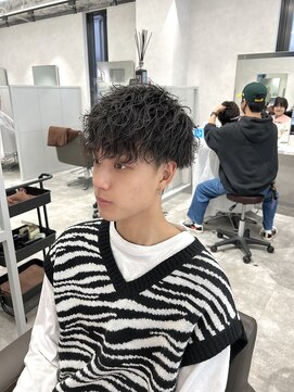 キートス(Kiitos) 前下がり波ウェーブツイストスパイラル×ハイウエイト