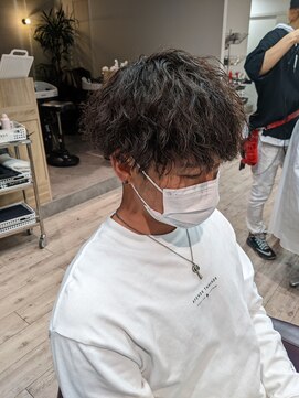 コワファーストナガサキシャンプーボーイ(COIFF1RST NAGASAKI SHAMPOO BOY) vマッシュ×ツイストスパイラルパーマ