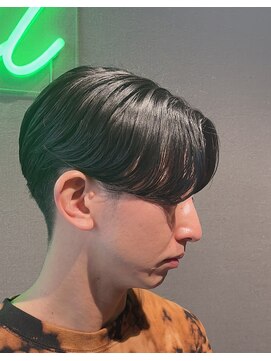 スキル(SKILL) センターパート/ニュアンスパーマ/メンズ縮毛矯正/パーマ落とし