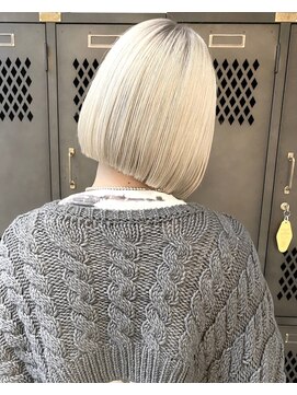 ヲタク(wotaku.) ホワイトカラーダブルカラーインナーカラーケアブリーチボブ