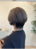 グレージュ×ショートレイヤー