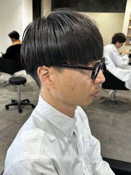 ヒュイル バイ ニアウ(Hwyl by Niau) メンズマッシュパーマニュアンスパーマスパイラルパーマ刈り上げ