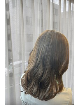 デイ(day) アッシュベージュ