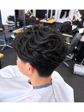 エミタス 柳通り(Emitas.) カットで作るパーマ風スタイル♪