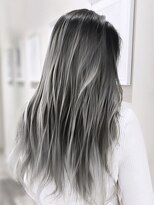 オーブ ヘアー アレス 福岡平尾店(AUBE HAIR ales)&nbsp;【AUBE HAIR】ホワイトグレーハイライト_シースルーストレート