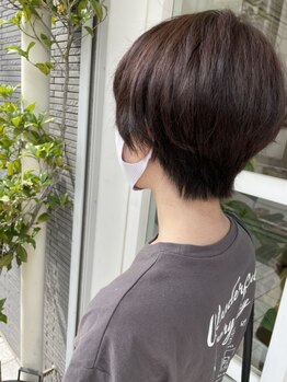 パザパ(pas a pas)の写真/《シンプルなスタイルこそ差が出る》ショートヘアはバランスが命。顏周りを綺麗に見せる最高の似合わせを。