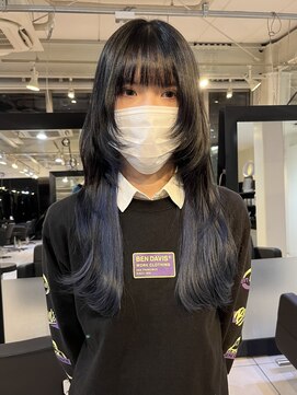 アクアオモテサンドウ(ACQUA omotesando) △ブリーチありインナーカラーブルーロングウルフレイヤーカット