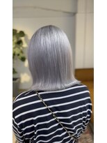 メリー オオサカ(Merly Osaka)&nbsp;一度はしてみたいホワイトシルバー