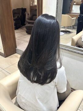 ザック ヴィ(ZACC  vie) レイヤーカット/セミロング/艶カラー/学割U24