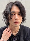 波巻きスパイラルパーマメンズマッシュウルフセンターパート韓国
