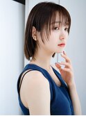 ぱっつん前髪顎ラインボブシンプルストレート顔まわりレイヤー