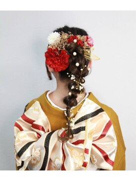 ヴィアーレ(VIALE) 成人の日：ヘアアレンジ