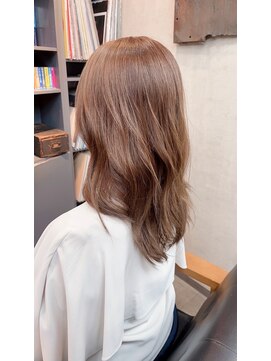 オト(oto) レイヤーウェーブミディ　アッシュベージュ